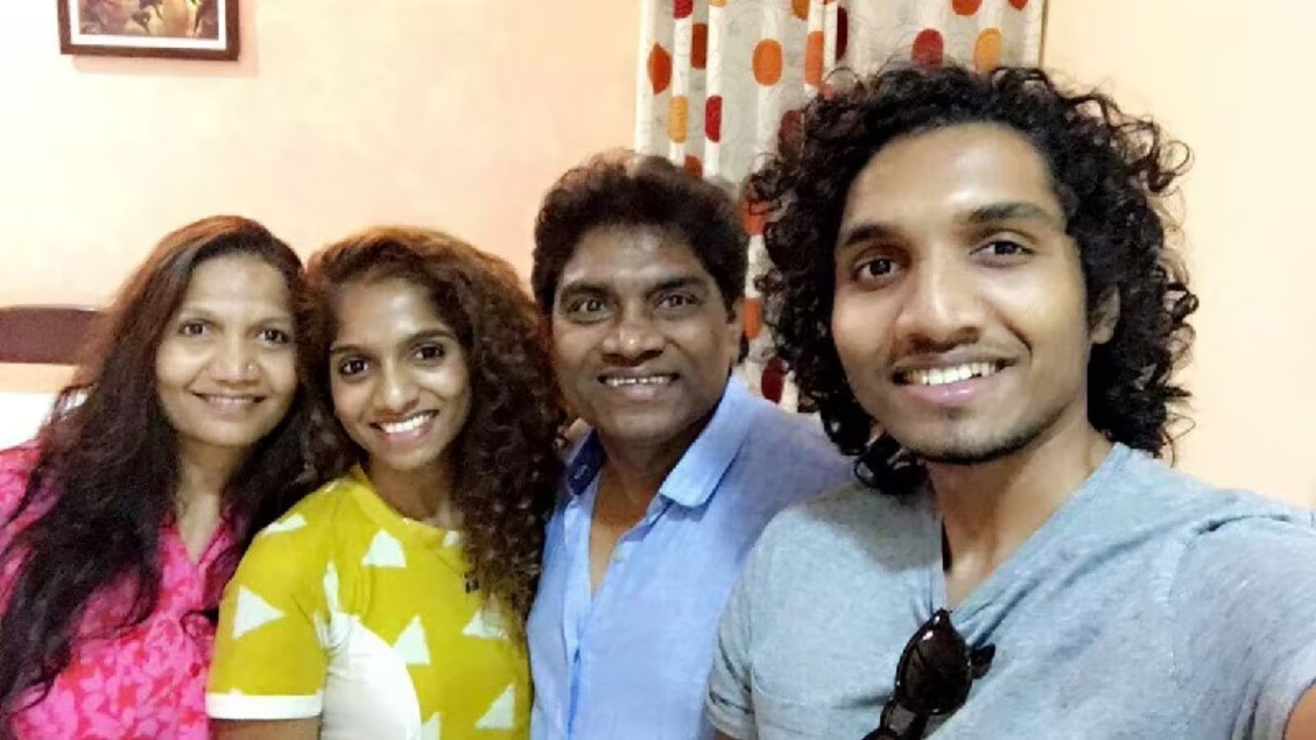 ಮಗನಿಗೆ ಮಾರಕ ಕ್ಯಾನ್ಸರ್,  ಕೈ ಹಿಡಿದ ಹೆಂಡತಿಯೇ ಹುಚ್ಚು ಎಂದಾಗ... ಪ್ರಖ್ಯಾತ ಹಾಸ್ಯ ನಟನ ಕಣ್ಣೀರಿನ ಕಥೆ... 
