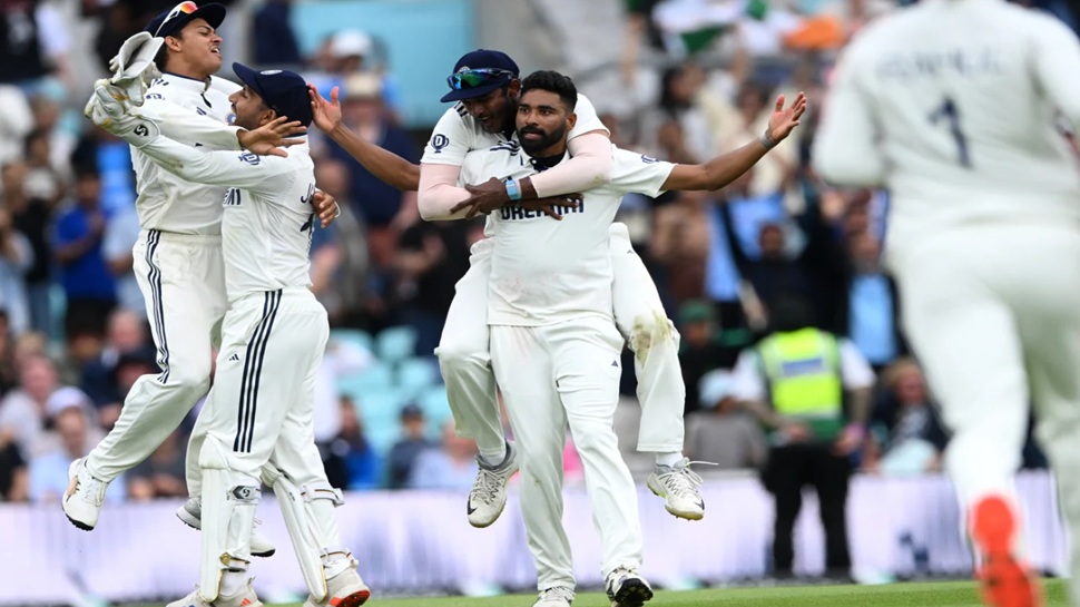 IND VS ENG: ಅಂತಿಮ ಟೆಸ್ಟ್ನಲ್ಲಿ ಭಾರತ ಭರ್ಜರಿ ಕಂಬ್ಯಾಕ್; ಇಂಗ್ಲೆಂಡ್ ವಿರುದ್ಧ 6 ರನ್ಗಳ ಗೆಲುವು: ಆಂಡರ್ಸನ್-ತೆಂಡೂಲ್ಕರ್ ಟ್ರೋಫಿ ಸಮಬಲ IND VS ENG: ಅಂತಿಮ ಟೆಸ್ಟ್ನಲ್ಲಿ ಭಾರತ ಭರ್ಜರಿ ಕಂಬ್ಯಾಕ್; ಇಂಗ್ಲೆಂಡ್ ವಿರುದ್ಧ 6 ರನ್ಗಳ ಗೆಲುವು: ಆಂಡರ್ಸನ್-ತೆಂಡೂಲ್ಕರ್ ಟ್ರೋಫಿ ಸಮಬಲ