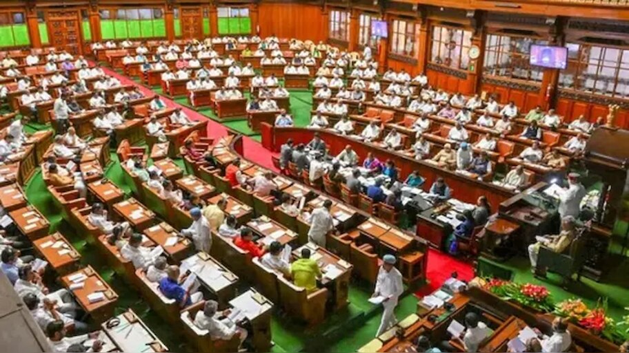 ನಿಯಮದ ಪ್ರಕಾರ ಅಧಿವೇಶನಕ್ಕೆ ಶಾಸಕರು ಬರದಿದ್ದರೆ ಅವರಿಗೆ ನೀಡುವ ಶಿಕ್ಷೆಯೇನು ಗೊತ್ತಾ? ದೀರ್ಘಕಾಲ ಗೈರಾದರೇ ಶಾಸಕತ್ವ ರದ್ದಾಗುತ್ತಾ?