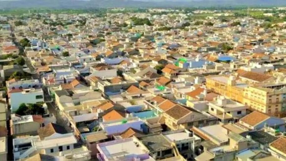 ಇದೇ ನೋಡಿ ಏಷ್ಯಾದಲ್ಲೇ ಅತ್ಯಂತ ಶ್ರೀಮಂತ ಗ್ರಾಮ..! 7000 ಕೋಟಿ ಠೇವಣಿ, ಈ ಹಳ್ಳಿ ಇರೋದು ನಮ್ಮ ದೇಶದಲ್ಲೇ