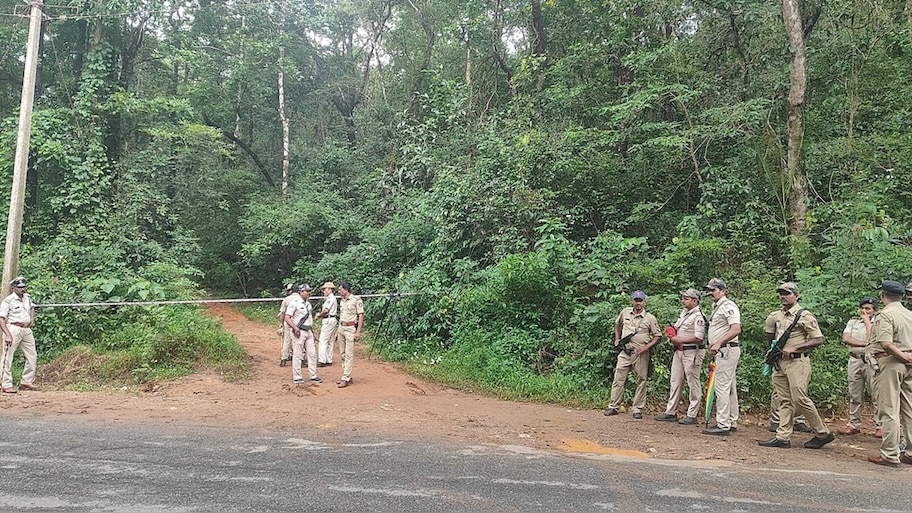 ಧರ್ಮಸ್ಥಳ ಪ್ರಕರಣ: ದೂರುದಾರ ತೋರಿಸಿದ ಹೊಸ ಸ್ಥಳದಲ್ಲಿ ಎಸ್ಐಟಿ ಶೋಧ ಕಾರ್ಯ