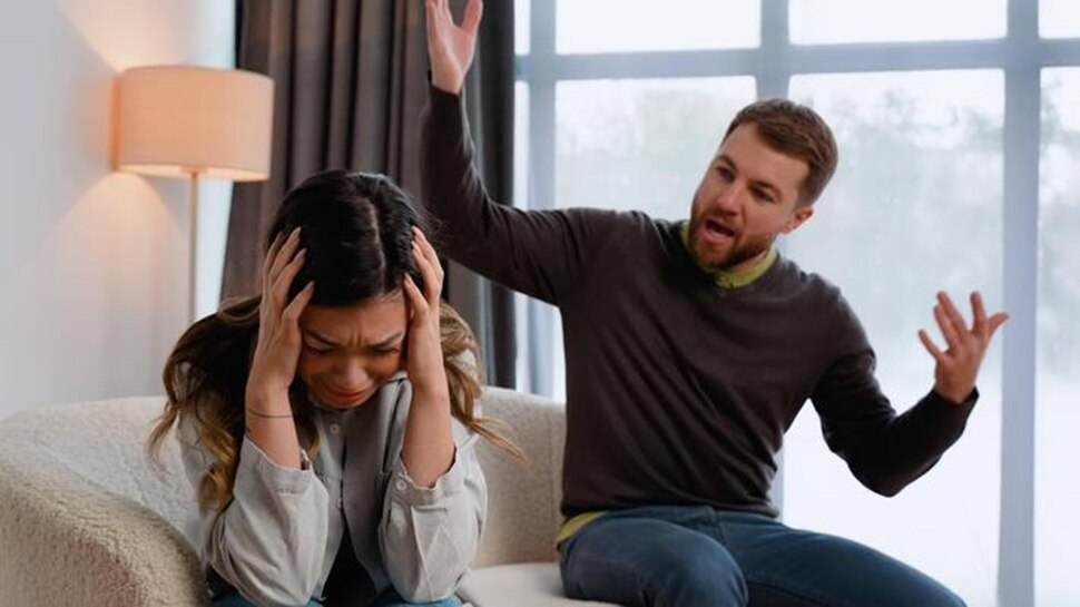 Husband Wife: ಈ ರಾಶಿಯ ಗಂಡ-ಹೆಂಡತಿ ನಡುವೆ ಜಗಳ ನಡೆಯೋದು ಕಾಮನ್‌... ಇದಕ್ಕೆ ಕಾರಣ ಏನು ಗೊತ್ತಾ?