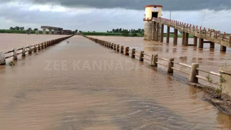 ಬೆಳಗಾವಿಯಲ್ಲಿ ಜಲ ಪ್ರಳಯ: ಕೃಷ್ಣೆಗೆ ಹರಿದು ಬಂತು ಭಾರಿ ಪ್ರಮಾಣದ ನೀರು, 10ಕ್ಕೂ ಹೆಚ್ಚು ಸೇತುವೆಗಳು ಮುಳುಗಡೆ