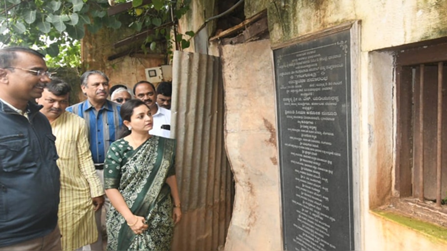  ಗಂಗೂಬಾಯಿ ಹಾನಗಲ್ ಅವರ ಜನ್ಮ ಸ್ಥಳ ಗಂಗೋತ್ರಿಗೆ ಭೇಟಿ ನೀಡಿ, ಅಭಿವೃದ್ಧಿಯ ಬಗ್ಗೆ ಚರ್ಚಿಸಿದ ಜಿಲ್ಲಾಧಿಕಾರಿ 
