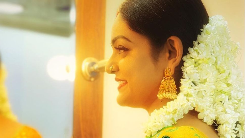 ಧಾರವಾಹಿಗಳಲ್ಲಿ ನಾಯಕಿರಿಗೆ ಬಹುದೊಡ್ಡ ಬೇಡಿಕೆ.. ಒಂದು ಎಪಿಸೋಡ್ಗೆ 12 ಲಕ್ಷ ಸಂಭಾವನೆ ಪಡೆಯುವ ಏಕೈಕ ಸಿರೀಯಲ್ ನಟಿ! ಧಾರವಾಹಿಗಳಲ್ಲಿ ನಾಯಕಿರಿಗೆ ಬಹುದೊಡ್ಡ ಬೇಡಿಕೆ.. ಒಂದು ಎಪಿಸೋಡ್ಗೆ 12 ಲಕ್ಷ ಸಂಭಾವನೆ ಪಡೆಯುವ ಏಕೈಕ ಸಿರೀಯಲ್ ನಟಿ!