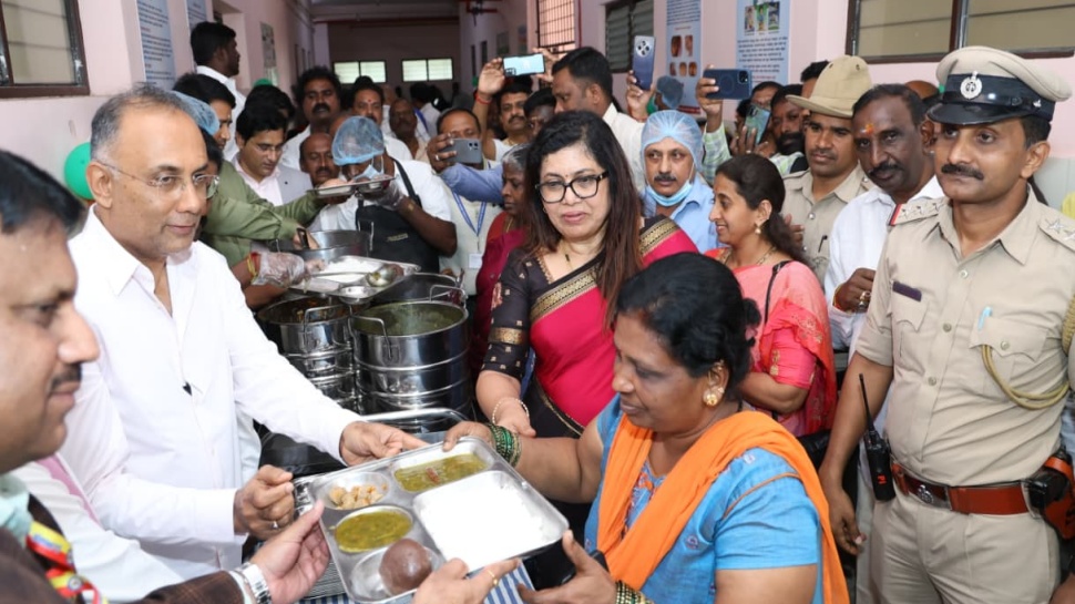ಪ್ರತಿನಿತ್ಯ ರೋಗಿಗಳಿಗೆ ಪೌಷ್ಟಿಕ ಆಹಾರ ವಿತರಿಸಲು ಇಸ್ಕಾನ್ ಜೊತೆ ಆರೋಗ್ಯ ಇಲಾಖೆ ಒಪ್ಪಂದ ಪ್ರತಿನಿತ್ಯ ರೋಗಿಗಳಿಗೆ ಪೌಷ್ಟಿಕ ಆಹಾರ ವಿತರಿಸಲು ಇಸ್ಕಾನ್ ಜೊತೆ ಆರೋಗ್ಯ ಇಲಾಖೆ ಒಪ್ಪಂದ