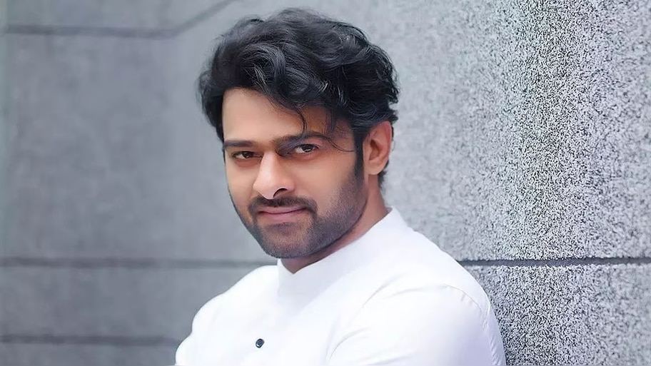 ನಟ ಪ್ರಭಾಸ್‌ ಆಧಾರ್‌ ಕಾರ್ಡ್‌ ನೋಡಿದ್ದೀರಾ? ಫುಲ್‌ ವೈರಲ್‌ ಆಗುತ್ತಿದೆ ಡಾರ್ಲಿಂಗ್‌ ಗುರುತಿನ ಚೀಟಿಯ ಫೋಟೋ