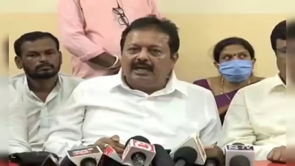 ಮದ್ದೂರಿನಲ್ಲಿ ಗಣಪತಿ ವಿಸರ್ಜನೆ ಮೆರವಣಿಗೆ ವೇಳೆ ಗಲಾಟೆ ವಿಚಾರ : 21 ಜನರ ಬಂಧನ ಮದ್ದೂರಿನಲ್ಲಿ ಗಣಪತಿ ವಿಸರ್ಜನೆ ಮೆರವಣಿಗೆ ವೇಳೆ ಗಲಾಟೆ ವಿಚಾರ : 21 ಜನರ ಬಂಧನ
