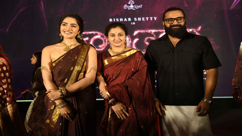 'ಕಾಂತಾರ ಅಧ್ಯಾಯ 1' ಟ್ರೇಲರ್ಗೆ ಜಗತ್ತಿನಾದ್ಯಂತ ಉತ್ತಮ ಪ್ರತಿಕ್ರಿಯೆ 'ಕಾಂತಾರ ಅಧ್ಯಾಯ 1' ಟ್ರೇಲರ್ಗೆ ಜಗತ್ತಿನಾದ್ಯಂತ ಉತ್ತಮ ಪ್ರತಿಕ್ರಿಯೆ
