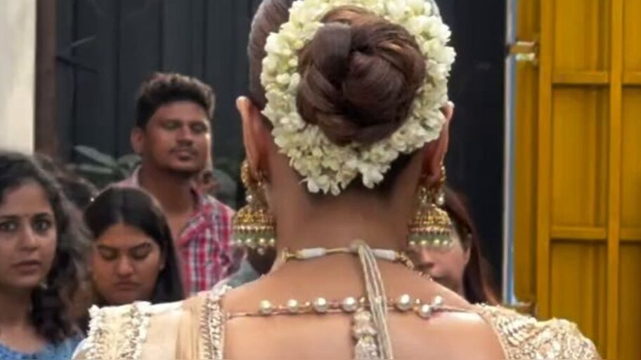 ಕೇವಲ 28 ನೇ ವಯಸ್ಸಿನಲ್ಲಿ 1000 ಕೋಟಿ ಆಸ್ತಿ ಹೊಂದಿರುವ ಖ್ಯಾತ ನಟಿ! ಸಿನಿಮಾಗಳೆಲ್ಲ ಪ್ಲಾಪ್‌ ಆದ್ರೂ ಕಡಿಮೆಯಾಗಿಲ್ಲ ಕ್ರೇಜ್..‌ 