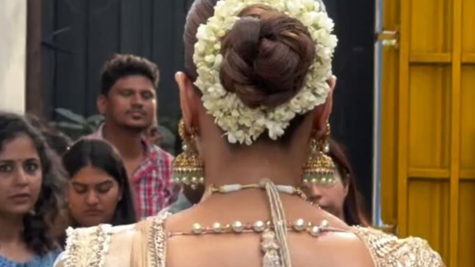 ಕೇವಲ 28 ನೇ ವಯಸ್ಸಿನಲ್ಲಿ 1000 ಕೋಟಿ ಆಸ್ತಿ ಹೊಂದಿರುವ ಖ್ಯಾತ ನಟಿ! ಸಿನಿಮಾಗಳೆಲ್ಲ ಪ್ಲಾಪ್ ಆದ್ರೂ ಕಡಿಮೆಯಾಗಿಲ್ಲ ಕ್ರೇಜ್.. ಕೇವಲ 28 ನೇ ವಯಸ್ಸಿನಲ್ಲಿ 1000 ಕೋಟಿ ಆಸ್ತಿ ಹೊಂದಿರುವ ಖ್ಯಾತ ನಟಿ! ಸಿನಿಮಾಗಳೆಲ್ಲ ಪ್ಲಾಪ್ ಆದ್ರೂ ಕಡಿಮೆಯಾಗಿಲ್ಲ ಕ್ರೇಜ್..