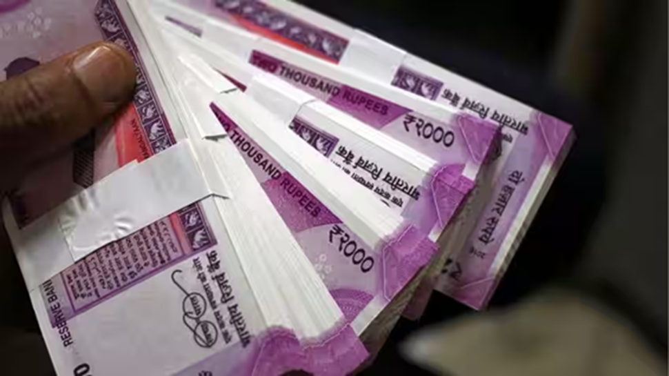 Salary Hike: ಸರ್ಕಾರಿ ನೌಕರರಿಗೆ 15 ವರ್ಷಗಳ ನಂತರ ವೇತನದಲ್ಲಿ ಭಾರೀ ಹೆಚ್ಚಳ, ಸರ್ಕಾರದಿಂದ ಮಹತ್ವದ ಘೋಷಣೆ..! Salary Hike: ಸರ್ಕಾರಿ ನೌಕರರಿಗೆ 15 ವರ್ಷಗಳ ನಂತರ ವೇತನದಲ್ಲಿ ಭಾರೀ ಹೆಚ್ಚಳ, ಸರ್ಕಾರದಿಂದ ಮಹತ್ವದ ಘೋಷಣೆ..!