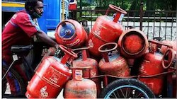 Free Gas Cylinder: ದೀಪಾವಳಿ ಹಬ್ಬಕ್ಕೆ ಸರ್ಕಾರದಿಂದ ಉಚಿತ ಗ್ಯಾಸ್ ಸಿಲಿಂಡರ್, ಇಲ್ಲಿದೆ ಮಾಹಿತಿ