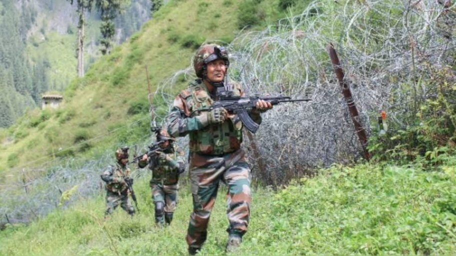 Grenade Attack On Army Camp: ಸೇನಾ ಶಿಬಿರದ ಮೇಲೆ ಗ್ರೆನೇಡ್ ದಾಳಿ, ಮೂವರು ಸೈನಿಕರಿಗೆ ಗಾಯ