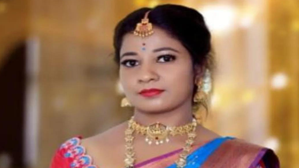 ಗಂಡನ ಕಿರುಕುಳ ತಾಳಲಾರದೆ ಸೆಲ್ಪಿ ವಿಡಿಯೋ ಮಾಡಿ ಉಪನ್ಯಾಸಕಿ ಆತ್ಮಹತ್ಯೆಗೆ ಶರಣು..! ಗಂಡನ ಕಿರುಕುಳ ತಾಳಲಾರದೆ ಸೆಲ್ಪಿ ವಿಡಿಯೋ ಮಾಡಿ ಉಪನ್ಯಾಸಕಿ ಆತ್ಮಹತ್ಯೆಗೆ ಶರಣು..!
