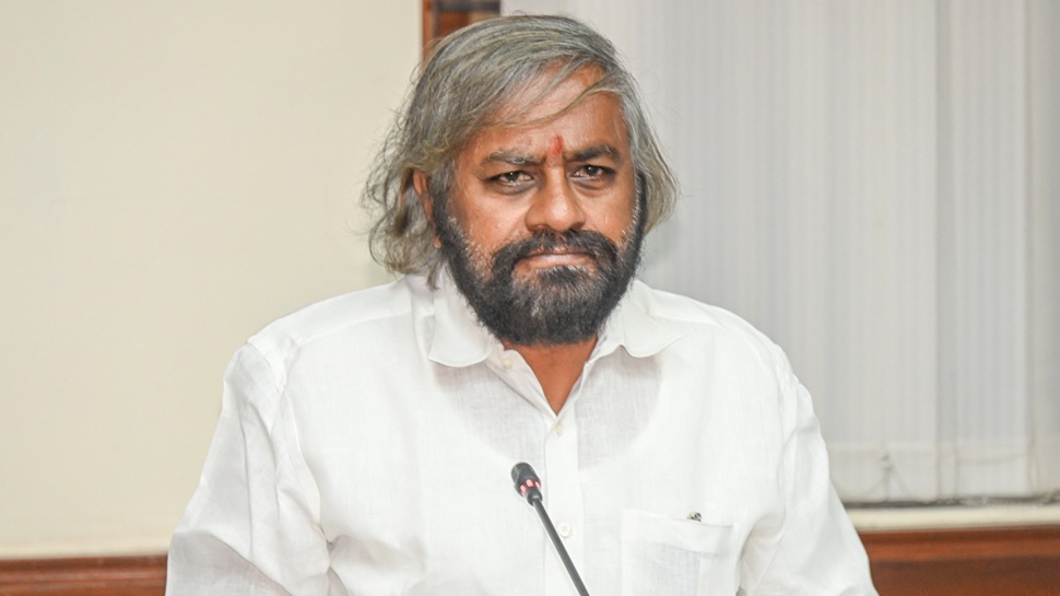 ಸರಗೂರು ಬಳಿ ಹುಲಿ ದಾಳಿಗೆ ವ್ಯಕ್ತಿ ಸಾವು: ಈಶ್ವರ ಖಂಡ್ರೆ ಸಂತಾಪ ಸರಗೂರು ಬಳಿ ಹುಲಿ ದಾಳಿಗೆ ವ್ಯಕ್ತಿ ಸಾವು: ಈಶ್ವರ ಖಂಡ್ರೆ ಸಂತಾಪ
