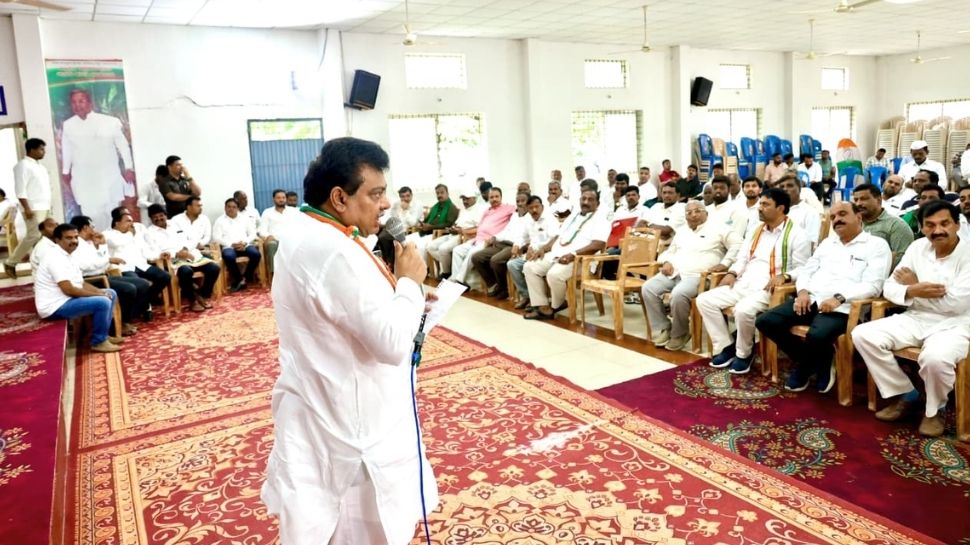 ಒಂದೇ ಒಂದು ಕೈಗಾರಿಕೆಯೂ ರಾಜ್ಯದಿಂದ ಹೊರ ಹೋಗಿಲ್ಲ: ಸಚಿವ ಎಂ ಬಿ ಪಾಟೀಲ ಒಂದೇ ಒಂದು ಕೈಗಾರಿಕೆಯೂ ರಾಜ್ಯದಿಂದ ಹೊರ ಹೋಗಿಲ್ಲ: ಸಚಿವ ಎಂ ಬಿ ಪಾಟೀಲ