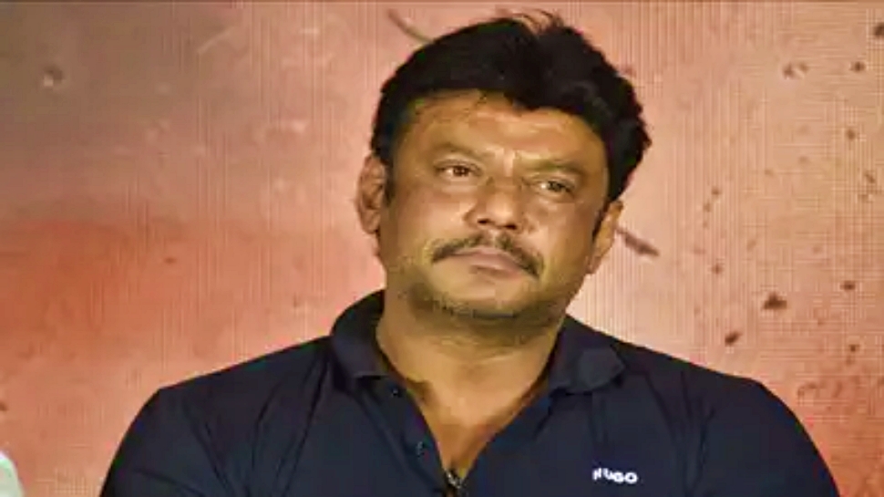 ಇನ್ಮುಂದೆ ದರ್ಶನ್ಗೆ ಸಿಗುತ್ತೆ ತಿಂಗಳಿಗೊಮ್ಮೆ ಬಟ್ಟೆ ಮತ್ತು ಚಾದರ! ಆದರೂ ಈಡೇರಲಿಲ್ಲ ಡೇವಿಲ್ ಆಸೆ ಇನ್ಮುಂದೆ ದರ್ಶನ್ಗೆ ಸಿಗುತ್ತೆ ತಿಂಗಳಿಗೊಮ್ಮೆ ಬಟ್ಟೆ ಮತ್ತು ಚಾದರ! ಆದರೂ ಈಡೇರಲಿಲ್ಲ ಡೇವಿಲ್ ಆಸೆ