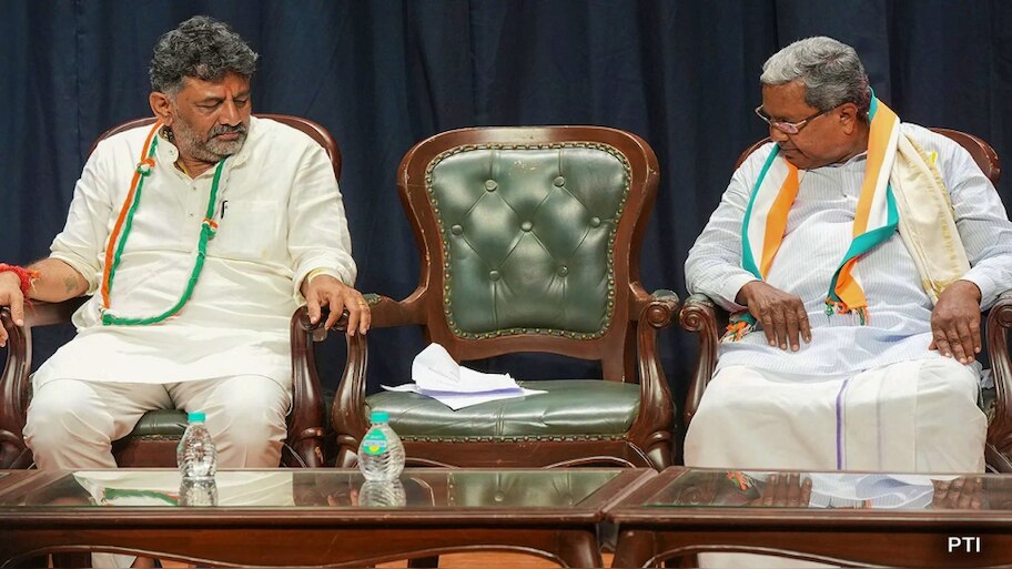 ಡಿಸಿಎಂಗೆ ಸಿಎಂ ಕುರ್ಚಿ ಸಿಗುತ್ತೆ ಅನ್ನೋ ವಿಶ್ವಾಸ : ಈ ಕಡೆ ಅಹಿಂದ ಸಚಿವರ ಮೀಟಿಂಗ್‌, ರಾಜಣ್ಣ ನಿವಾಸದಲ್ಲಿ ಡಿನ್ನರ್ ಆಯೋಜನೆ..!