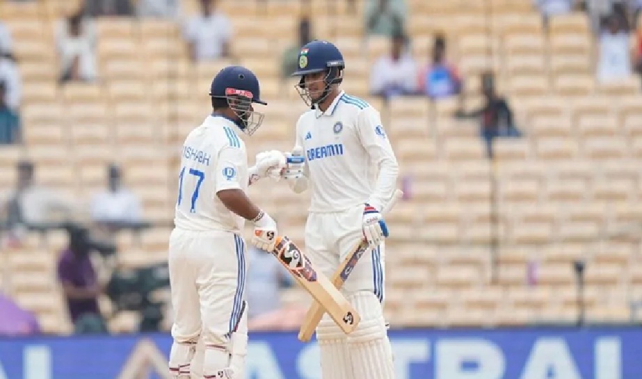 BCCI: 38ನೇ ಟೆಸ್ಟ್ ನಾಯಕನಾಗಿ ರಿಷಬ್ ಸೆಲೆಕ್ಟ್, ಮುಂಬೈಗೆ ಹಿಂದಿರುಗಿದ ಗಿಲ್.. BCCI: 38ನೇ ಟೆಸ್ಟ್ ನಾಯಕನಾಗಿ ರಿಷಬ್ ಸೆಲೆಕ್ಟ್, ಮುಂಬೈಗೆ ಹಿಂದಿರುಗಿದ ಗಿಲ್..