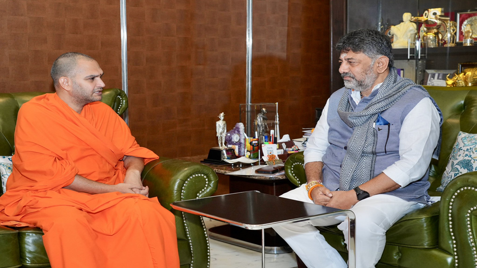 'ಡಿ.ಕೆ.ಶಿವಕುಮಾರ್ ಸಿಎಂ ಆಗದಿದ್ದರೆ ಒಕ್ಕಲಿಗ ಶಾಸಕರ ರಾಜೀನಾಮೆ' 'ಡಿ.ಕೆ.ಶಿವಕುಮಾರ್ ಸಿಎಂ ಆಗದಿದ್ದರೆ ಒಕ್ಕಲಿಗ ಶಾಸಕರ ರಾಜೀನಾಮೆ'
