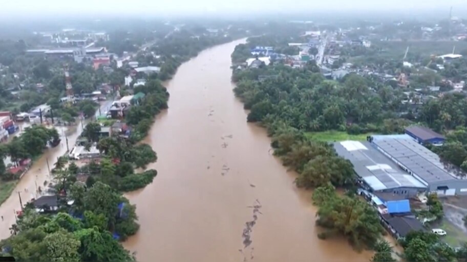 Cyclone Ditwah; ದಿತ್ವಾ ಸೈಕ್ಲೋನ್‌ಗೆ ಹೋದವು 120 ಜೀವ.. ತುರ್ತು ಪರಿಸ್ಥಿತಿ ಘೋಷಿಸಿದ ಲಂಕಾ..!