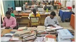 8ನೇ ವೇತನ ಆಯೋಗ ಜಾರಿ ಬೆನ್ನಲ್ಲೇ ಮತ್ತೊಂದು ಮಹತ್ವದ ಆದೇಶ : 18 ತಿಂಗಳ ಡಿಎ ಅರಿಯರ್ಸ್ ಬಗ್ಗೆ ಸರ್ಕಾರದ ಘೋಷಣೆ