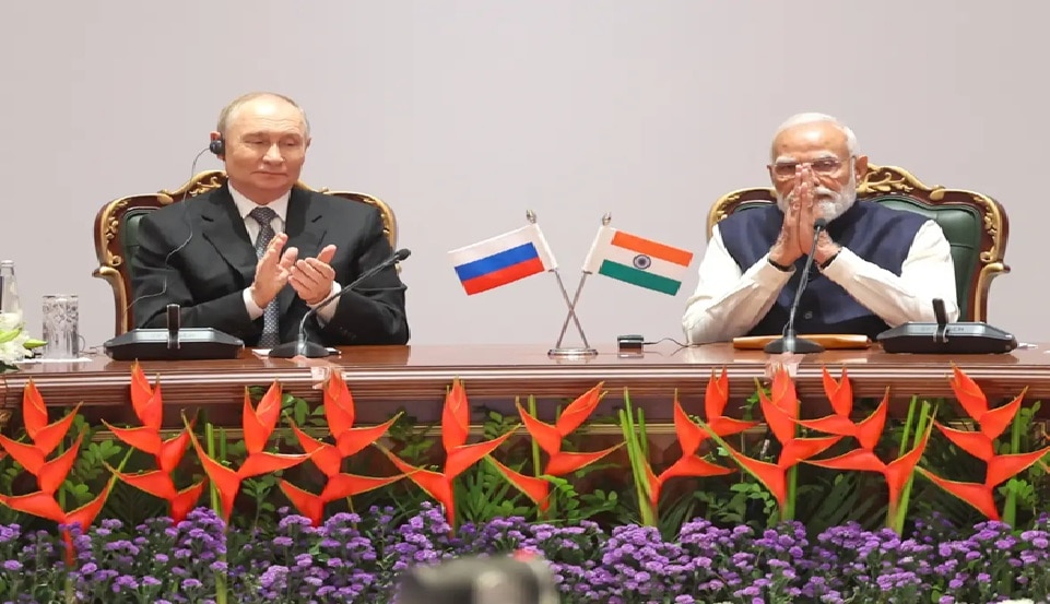 https://kannada.cdn.zeenews.com/kannada/sites/default/files/2025/12/06/567555-putin-modi.jpg
