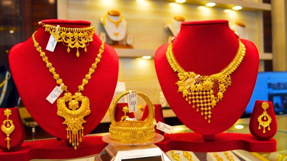 ಹೊಸ ವರ್ಷಕ್ಕೂ ಮುನ್ನ ಆಭರಣ ಪ್ರಿಯರಿಗೆ ಶಾಕಿಂಗ್ ನ್ಯೂಸ್ : ಇನ್ಮುಂದೆ  ಬಂಗಾರ ಕೊಳ್ಳುವುದು ಬರಿ ಕನಸಷ್ಟೇ!