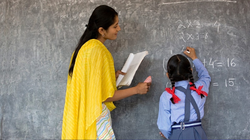 Karnataka Teacher Promotion Rules 2026 | ಸರ್ಕಾರಿ ಶಿಕ್ಷಕರಿಗೆ ಭರ್ಜರಿ ಗುಡ್ ನ್ಯೂಸ್: ಇಷ್ಟು ವರ್ಷ ಸೇವೆ ಸಲ್ಲಿಸಿದರೆ 'HM' ಹುದ್ದೆ ಪಕ್ಕಾ!