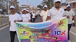 ನೆಲಮಂಗಲದಲ್ಲಿ ಮಾದಕ ವ್ಯಸನಿಗಳಿಗೆ ಎಚ್ಚರಿಕೆ.. ಪೊಲೀಸರಿಂದ ಜಾಗೃತಿ ಜಾಥ