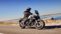 ಕ್ಲಚ್ ಇಲ್ಲದೇ ಗೇರ್ ಬದಲಾಯಿಸಿ... Honda NX500 ಹೊಸ ಟೆಕ್ನಾಲಜಿಯಿಂದ ಬೈಕ್ ಲೋಕದಲ್ಲಿ ಸಂಚಲನ!
