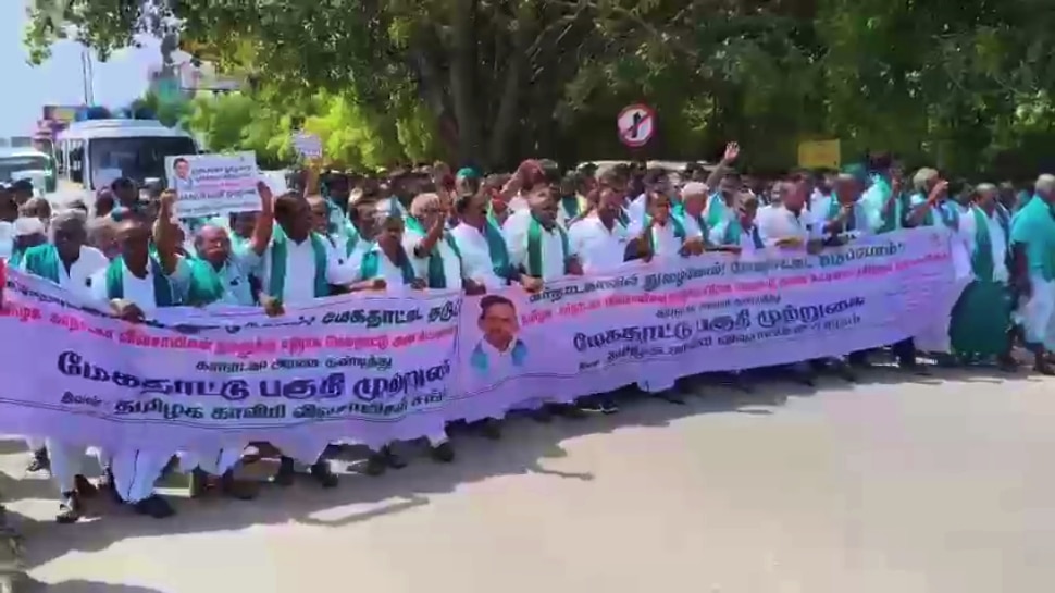 Tamil Nadu farmers protest at Hosur border | ಮೇಕೆದಾಟು ಕಿಚ್ಚು: ಹೊಸೂರು ...