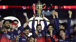 ಸತತ 2ನೇ ಬಾರಿಗೆ IPL ಟ್ರೋಫಿ ಗೆದ್ದ RCB.. ನೋವಿನಲ್ಲೂ ವೇಗದ ಅರ್ಧಶತಕ ಬಾರಿಸಿದ ಕಿಂಗ್‌ ಕೊಹ್ಲಿ!