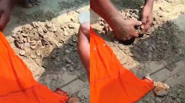 ಹೊಲದಲ್ಲಿ ಸಿಕ್ಕಿತು ಮೊಘಲ್ ಕಾಲದ ಬೆಳ್ಳಿ ನಾಣ್ಯಗಳ ಬಿಂದೆ: ನಿಧಿ ಬಾಚಿಕೊಳ್ಳಲು ಮುಗಿಬಿದ್ದ ಜನ!