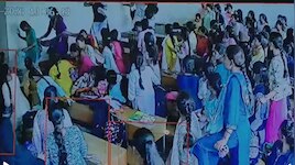 ಕಲಬುರಗಿ: ಪಾಠ ಕೇಳುತ್ತಿದ್ದಾಗಲೇ ಕುಸಿದ ಕಾಲೇಜು ಮೇಲ್ಛಾವಣಿ; 5 ವಿದ್ಯಾರ್ಥಿನಿಯರಿಗೆ ಗಾಯ!