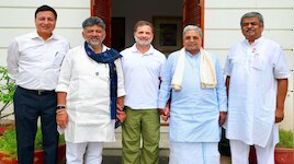 ಸಿದ್ದು-ಡಿಕೆಶಿ ಪಟ್ಟಿಗೆ ರಾಹುಲ್ ಅಸಮಾಧಾನ? ಹೊಸ ಮುಖಗಳಿಗೆ ಹೈಕಮಾಂಡ್ ಗ್ರೀನ್ ಸಿಗ್ನಲ್!