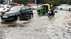 ಮತ್ತೆ ಮುಂಗಾರು ಚುರುಕು ವಾಹನ ಸಂಚಾರಕ್ಕೆ ಅಡ್ಡಿ!.. ಶಾಲಾ ಮಕ್ಕಳ ಪರದಾಟ