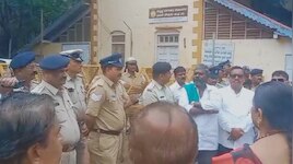 ಮಹದಾಯಿ ಯೋಜನೆ ವಿಚಾರ, ಕೇಂದ್ರ ಸಚಿವ ಪ್ರಹ್ಲಾದ್ ಜೋಶಿ ಕಚೇರಿಗೆ ರೈತರ ಮುತ್ತಿಗೆ!
