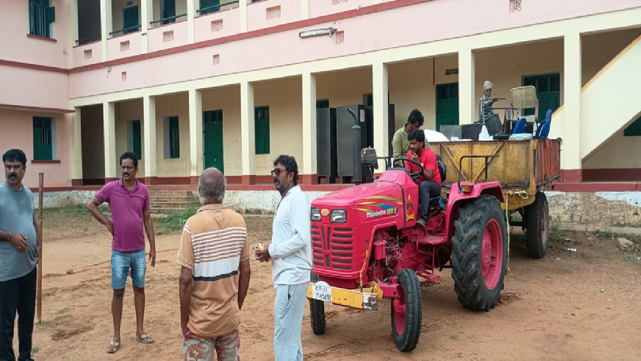 ಮೈಶುಗರ್ ಶಾಲೆಗೆ ಕಚೇರಿ ಸ್ಥಳಾಂತರಕ್ಕೆ ಹಳೆಯ ವಿದ್ಯಾರ್ಥಿಗಳ ವಿರೋಧ