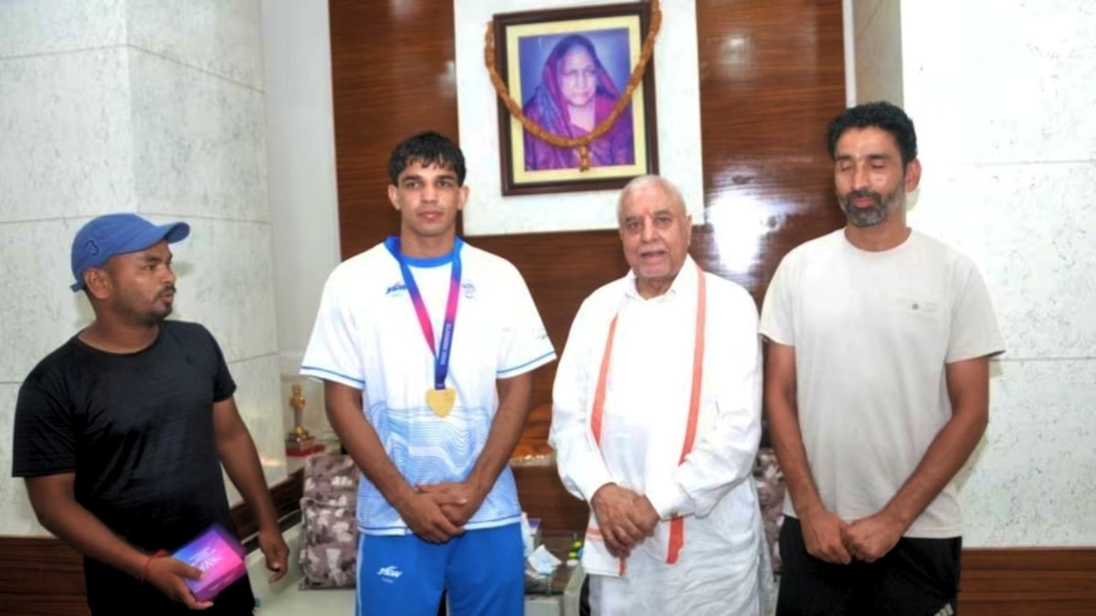 ಅಂಕುಶ್ ಪಂಗಲ್ಗೆ ಸುಭಾಷ್ ಚಂದ್ರ ಅಭಿನಂದನೆ