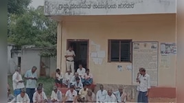 ಅಧಿಕಾರಿಗಳ ನಿರ್ಲಕ್ಷ್ಯಕ್ಕೆ ಗ್ರಾಮಸ್ಥರ ಆಕ್ರೋಶ: ಗದಗ ಜಿಲ್ಲೆಯ ಹೆಸರೂರು ಗ್ರಾಮ ಪಂಚಾಯಿತಿಗೆ ಬೀಗ ಹಾಕಿ ಮುತ್ತಿಗೆ!