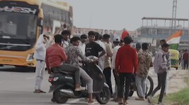 ದೇವನಹಳ್ಳಿಯಲ್ಲಿ ಸ್ವಾತಂತ್ರ್ಯ ದಿನದಂದು ಪುಂಡರ ಡೆಡ್ಲಿ ವೀಲಿಂಗ್ ಹುಚ್ಚಾಟ: ಆಟೋಗಳಲ್ಲೂ ವೀಲಿಂಗ್ ಮಾಡಿ ವಾಹನ ಸವಾರರಿಗೆ ನಡುಕ!