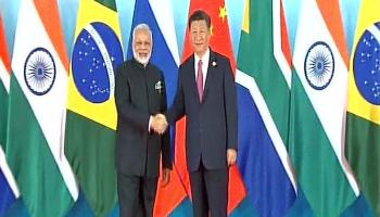 ಚೀನಾ BRICS 2017: ಉತ್ತರ ಕೊರಿಯಾದ ಪರಮಾಣು ಭೀತಿಯ ನೆರಳುಗಳ ಅಡಿಯಲ್ಲಿ ಮೋದಿ, ಜಿನ್ಪಿಂಗ್ ಭೇಟಿ