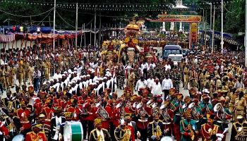 ದಸರಾ ಹಬ್ಬ &quot;ನಾಡ ಹಬ್ಬ&quot;ವಾದ ಹಿನ್ನೆಲೆ 