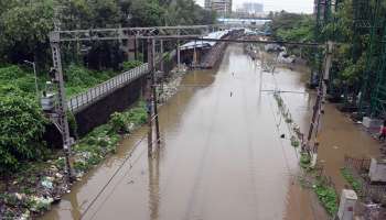 ಮುಂಬೈ ಮಳೆ: ಶಾಲಾ-ಕಾಲೇಜುಗಳಿಗೆ ರಜೆ!