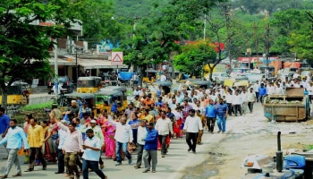  ಸಾರಿಗೆ ನೌಕರರ ಮುಷ್ಕರಕ್ಕೆ ತೆಲಂಗಾಣ ಸ್ತಬ್ದ  