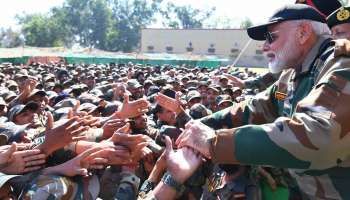 ಕಾಶ್ಮೀರದಲ್ಲಿ ಸೈನಿಕರೊಂದಿಗೆ ದೀಪಾವಳಿ ಆಚರಿಸಿದ ಪ್ರಧಾನಿ ಮೋದಿ 