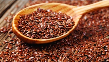 Benefits of Flaxseeds: ಪ್ರತಿದಿನ 1 ಚಮಚ &#039;ಅಗಸೆಬೀಜ ಸೇವಿಸಿದ್ರೆ ದೇಹಕ್ಕೆ ಎಷ್ಟು ಲಾಭಗಳು ಗೊತ್ತಾ?