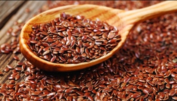 Benefits of Flaxseeds: ಪ್ರತಿದಿನ 1 ಚಮಚ &#039;ಅಗಸೆಬೀಜ ಸೇವಿಸಿದ್ರೆ ದೇಹಕ್ಕೆ ಎಷ್ಟು ಲಾಭಗಳು ಗೊತ್ತಾ?